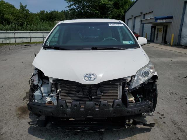 Photo 4 VIN: 5TDKK3DC3ES479785 - TOYOTA SIENNA LE 