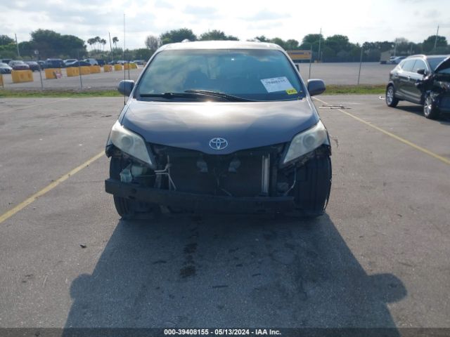 Photo 5 VIN: 5TDKK3DC3ES480452 - TOYOTA SIENNA 