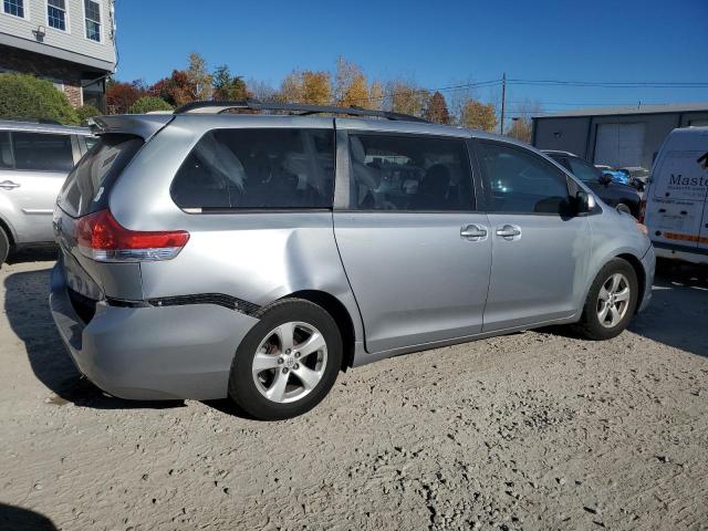 Photo 2 VIN: 5TDKK3DC3ES499020 - TOYOTA SIENNA LE 