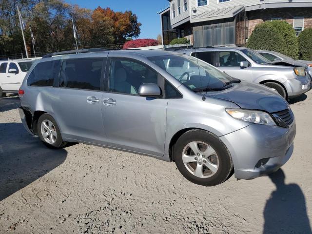 Photo 3 VIN: 5TDKK3DC3ES499020 - TOYOTA SIENNA LE 