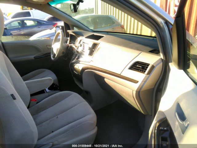 Photo 4 VIN: 5TDKK3DC3ES513157 - TOYOTA SIENNA 