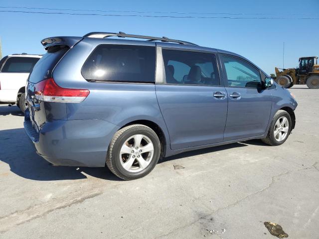 Photo 2 VIN: 5TDKK3DC3ES517046 - TOYOTA SIENNA LE 