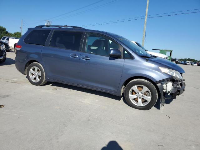 Photo 3 VIN: 5TDKK3DC3ES517046 - TOYOTA SIENNA LE 