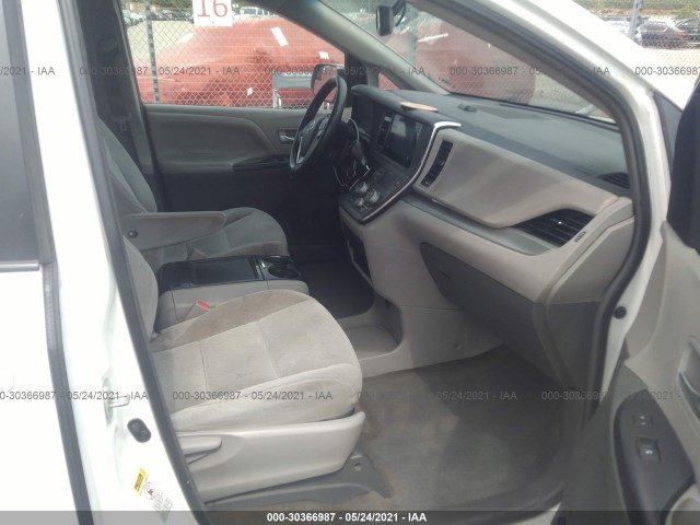 Photo 4 VIN: 5TDKK3DC3FS542577 - TOYOTA SIENNA 