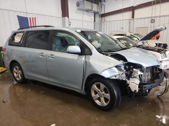 Photo 3 VIN: 5TDKK3DC3FS550601 - TOYOTA SIENNA LE 