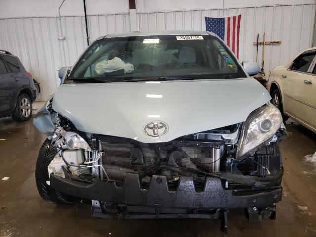 Photo 4 VIN: 5TDKK3DC3FS550601 - TOYOTA SIENNA LE 