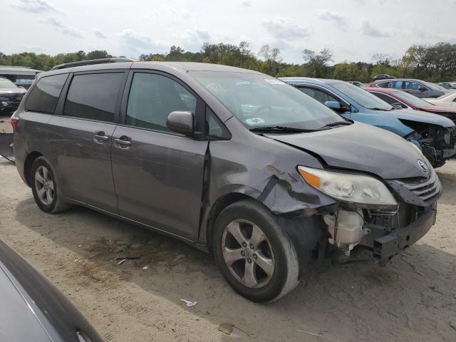 Photo 3 VIN: 5TDKK3DC3FS556494 - TOYOTA SIENNA LE 