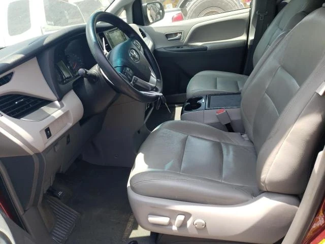 Photo 6 VIN: 5TDKK3DC3FS571190 - TOYOTA SIENNA LE 