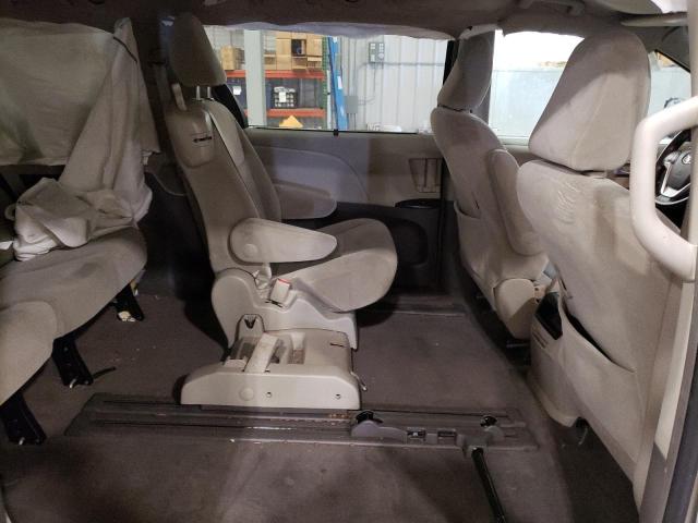 Photo 10 VIN: 5TDKK3DC3FS574056 - TOYOTA SIENNA LE 