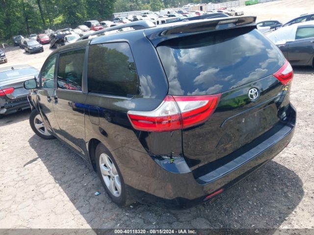 Photo 2 VIN: 5TDKK3DC3FS590628 - TOYOTA SIENNA 