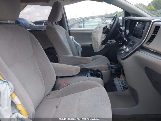 Photo 4 VIN: 5TDKK3DC3FS590628 - TOYOTA SIENNA 