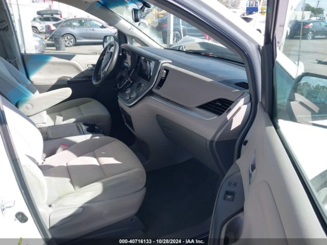 Photo 4 VIN: 5TDKK3DC3FS596235 - TOYOTA SIENNA 