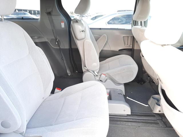 Photo 5 VIN: 5TDKK3DC3FS605757 - TOYOTA SIENNA LE 