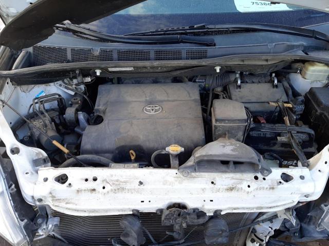 Photo 6 VIN: 5TDKK3DC3FS605757 - TOYOTA SIENNA LE 