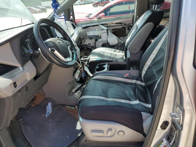 Photo 6 VIN: 5TDKK3DC3FS609954 - TOYOTA SIENNA LE 