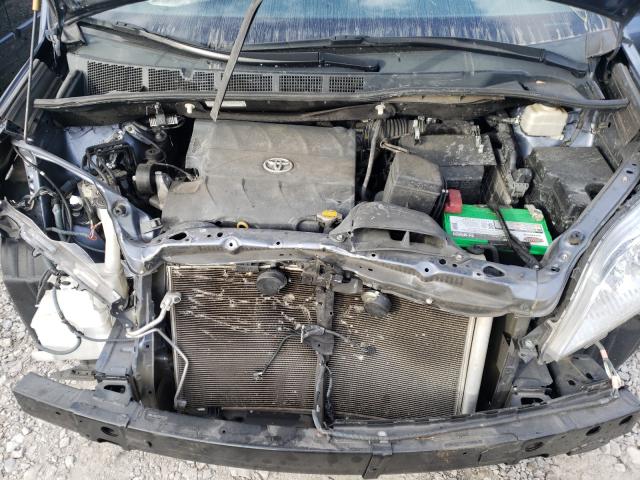 Photo 6 VIN: 5TDKK3DC3FS613390 - TOYOTA SIENNA LE 