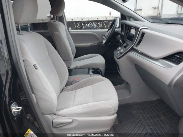 Photo 4 VIN: 5TDKK3DC3FS616421 - TOYOTA SIENNA 