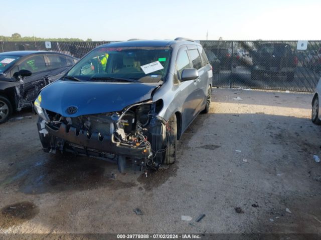 Photo 1 VIN: 5TDKK3DC3FS617617 - TOYOTA SIENNA 