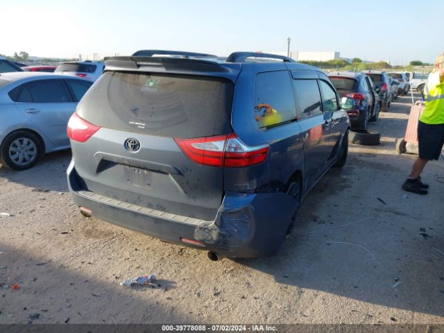 Photo 3 VIN: 5TDKK3DC3FS617617 - TOYOTA SIENNA 