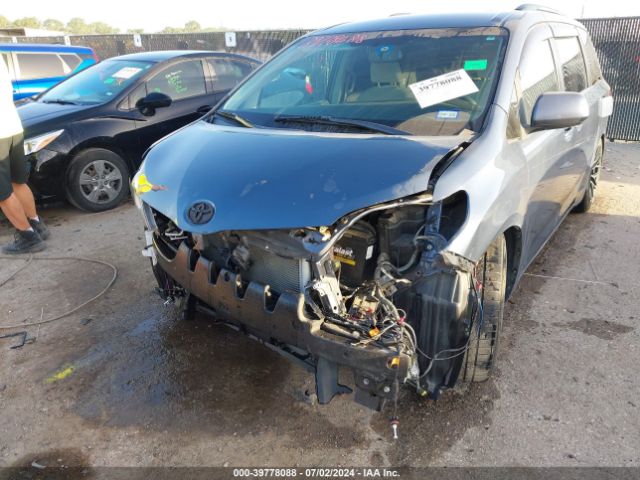 Photo 5 VIN: 5TDKK3DC3FS617617 - TOYOTA SIENNA 