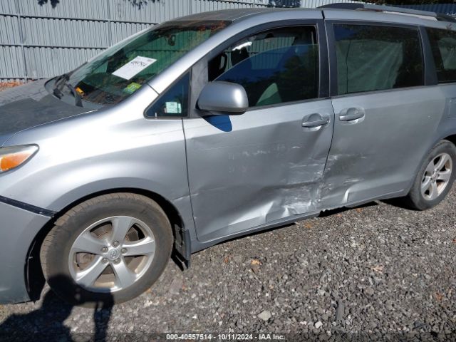 Photo 5 VIN: 5TDKK3DC3GS705181 - TOYOTA SIENNA 