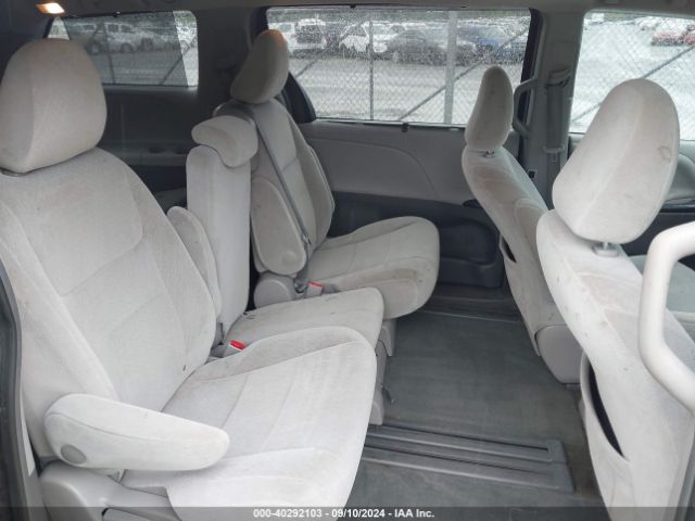 Photo 7 VIN: 5TDKK3DC3GS714155 - TOYOTA SIENNA 