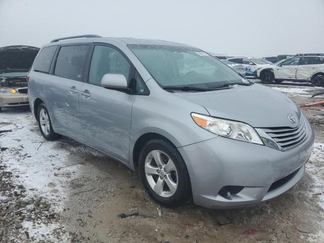 Photo 3 VIN: 5TDKK3DC3GS731831 - TOYOTA SIENNA LE 