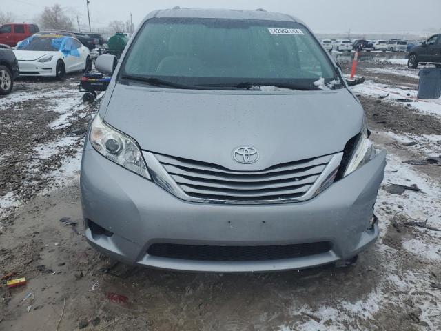 Photo 4 VIN: 5TDKK3DC3GS731831 - TOYOTA SIENNA LE 