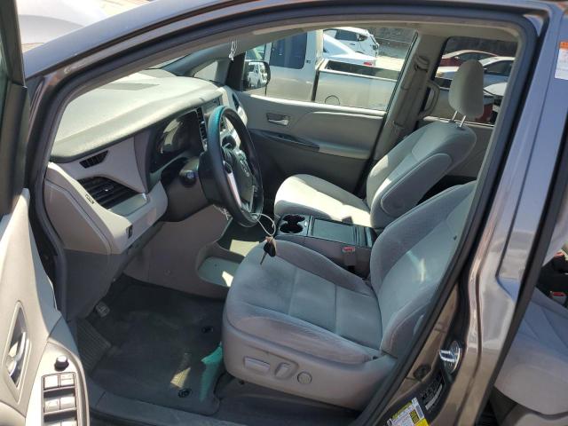 Photo 6 VIN: 5TDKK3DC3GS741033 - TOYOTA SIENNA LE 