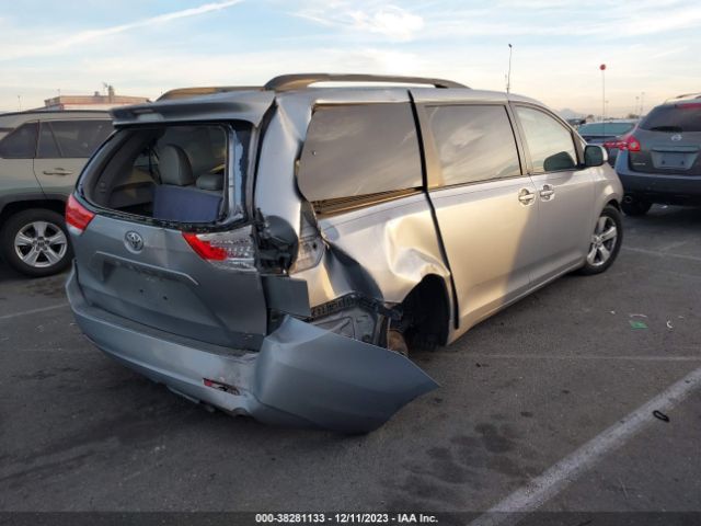 Photo 3 VIN: 5TDKK3DC4BS007686 - TOYOTA SIENNA 