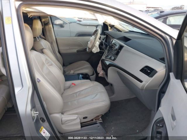 Photo 4 VIN: 5TDKK3DC4BS007686 - TOYOTA SIENNA 