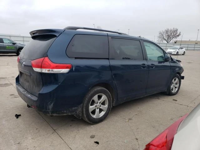 Photo 2 VIN: 5TDKK3DC4BS009213 - TOYOTA SIENNA LE 