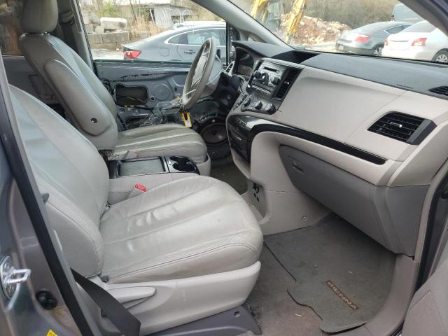 Photo 4 VIN: 5TDKK3DC4BS034810 - TOYOTA SIENNA LE 