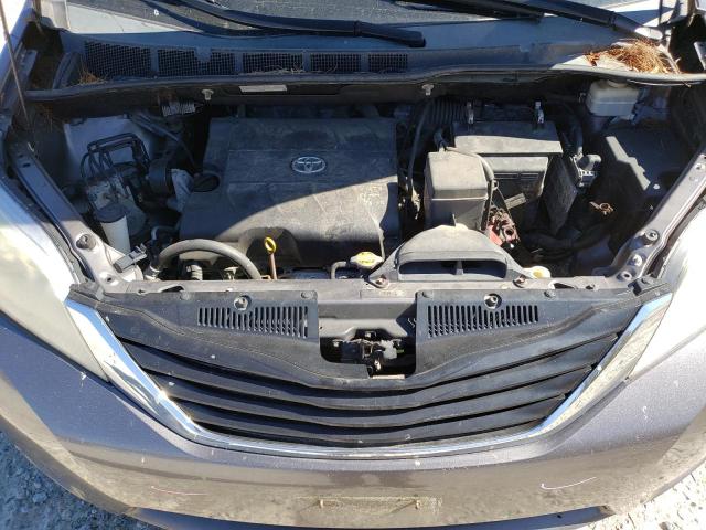 Photo 11 VIN: 5TDKK3DC4BS037089 - TOYOTA SIENNA LE 