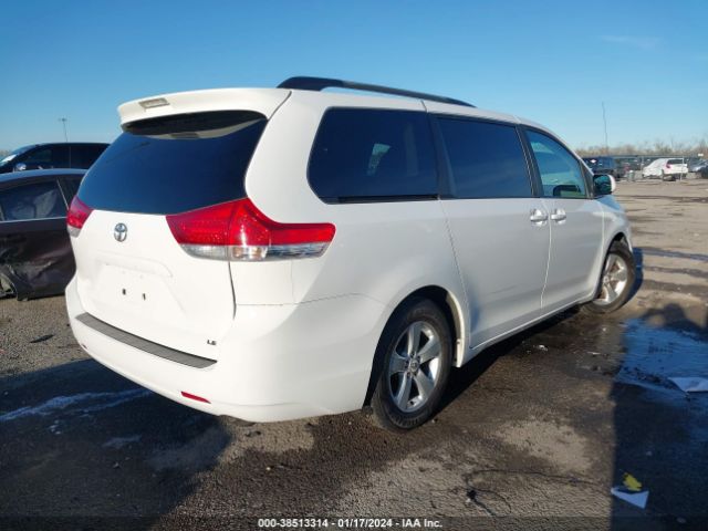 Photo 3 VIN: 5TDKK3DC4BS045063 - TOYOTA SIENNA 