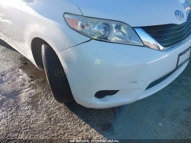 Photo 5 VIN: 5TDKK3DC4BS045063 - TOYOTA SIENNA 