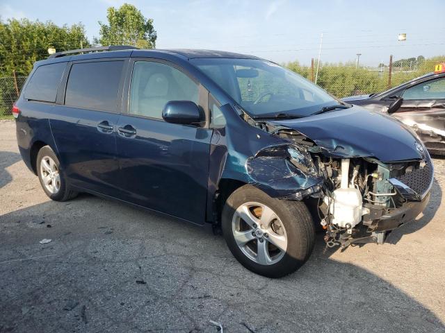 Photo 3 VIN: 5TDKK3DC4BS048075 - TOYOTA SIENNA LE 