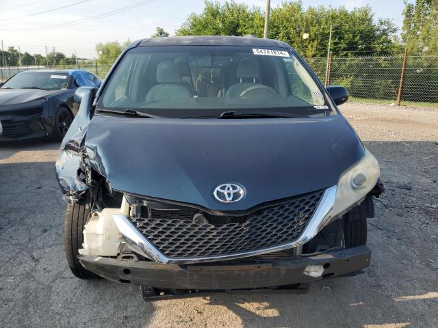 Photo 4 VIN: 5TDKK3DC4BS048075 - TOYOTA SIENNA LE 