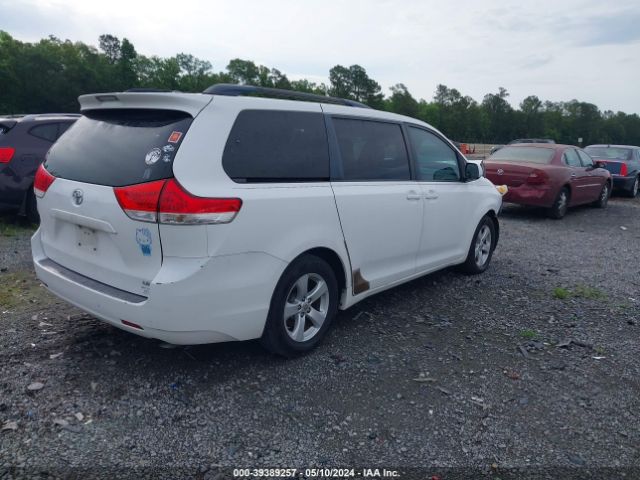 Photo 3 VIN: 5TDKK3DC4BS050215 - TOYOTA SIENNA 