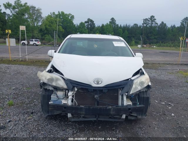 Photo 5 VIN: 5TDKK3DC4BS050215 - TOYOTA SIENNA 