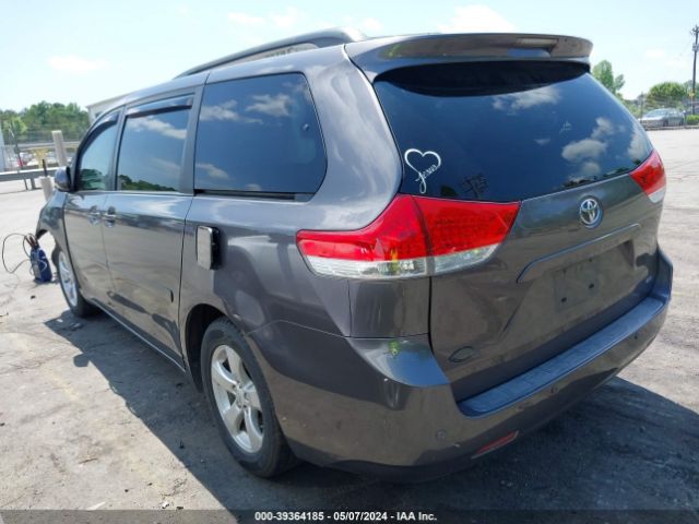 Photo 2 VIN: 5TDKK3DC4BS052255 - TOYOTA SIENNA 