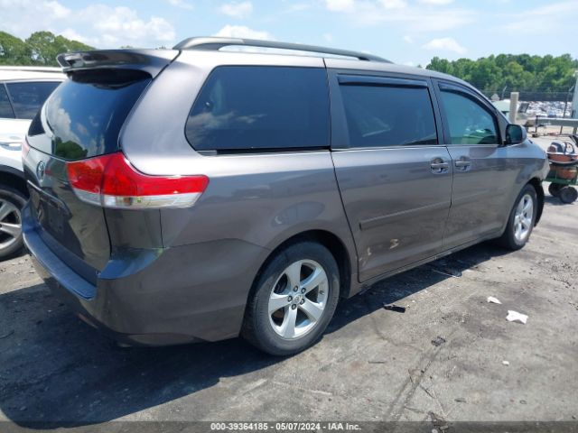 Photo 3 VIN: 5TDKK3DC4BS052255 - TOYOTA SIENNA 