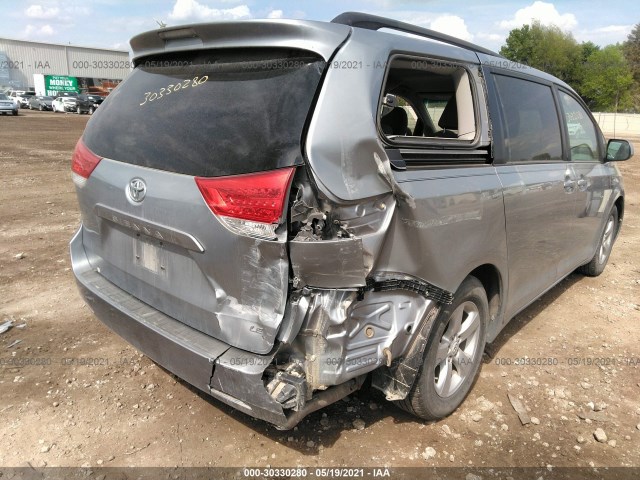 Photo 5 VIN: 5TDKK3DC4BS074207 - TOYOTA SIENNA 