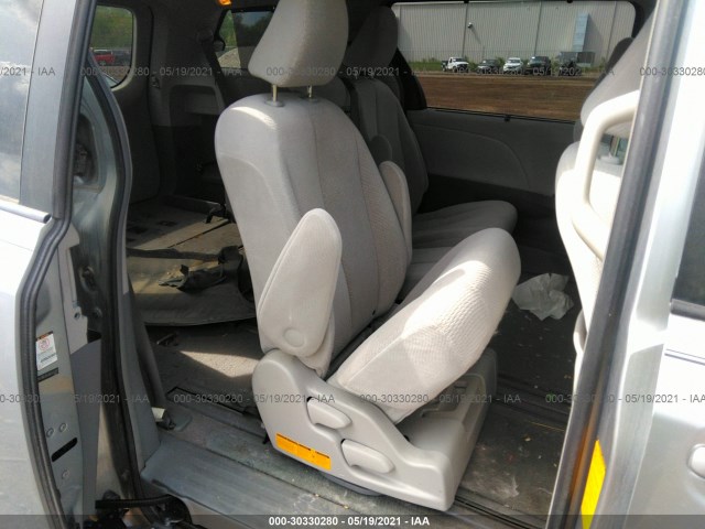 Photo 7 VIN: 5TDKK3DC4BS074207 - TOYOTA SIENNA 