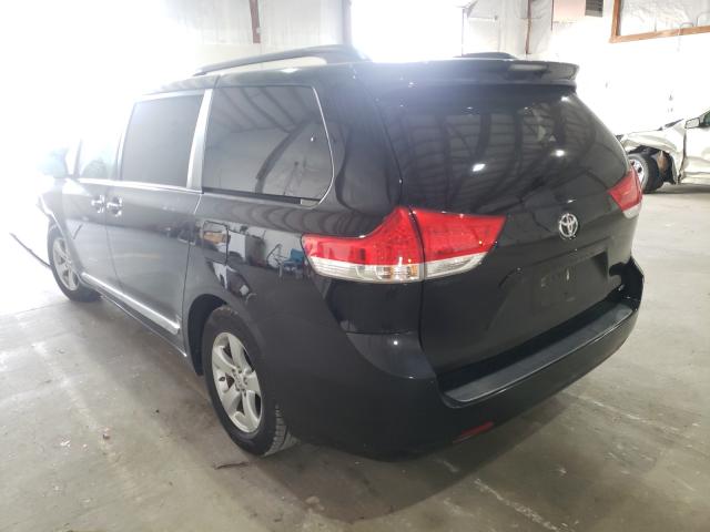 Photo 2 VIN: 5TDKK3DC4BS077253 - TOYOTA SIENNA LE 