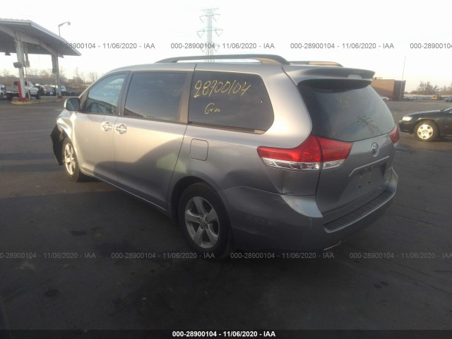 Photo 2 VIN: 5TDKK3DC4BS104306 - TOYOTA SIENNA 