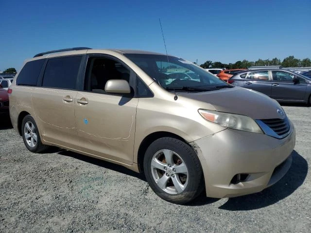 Photo 3 VIN: 5TDKK3DC4BS142733 - TOYOTA SIENNA LE 