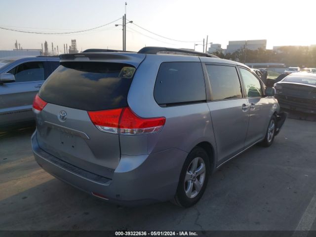 Photo 3 VIN: 5TDKK3DC4BS144417 - TOYOTA SIENNA 