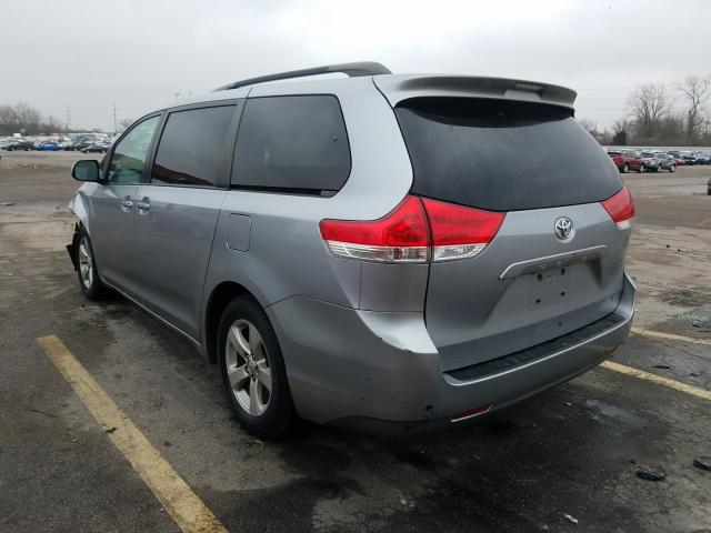 Photo 2 VIN: 5TDKK3DC4BS145325 - TOYOTA SIENNA LE 