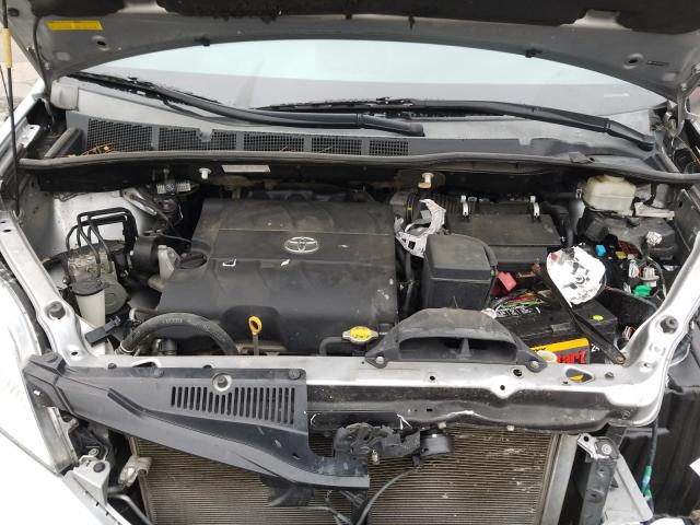 Photo 6 VIN: 5TDKK3DC4BS145325 - TOYOTA SIENNA LE 